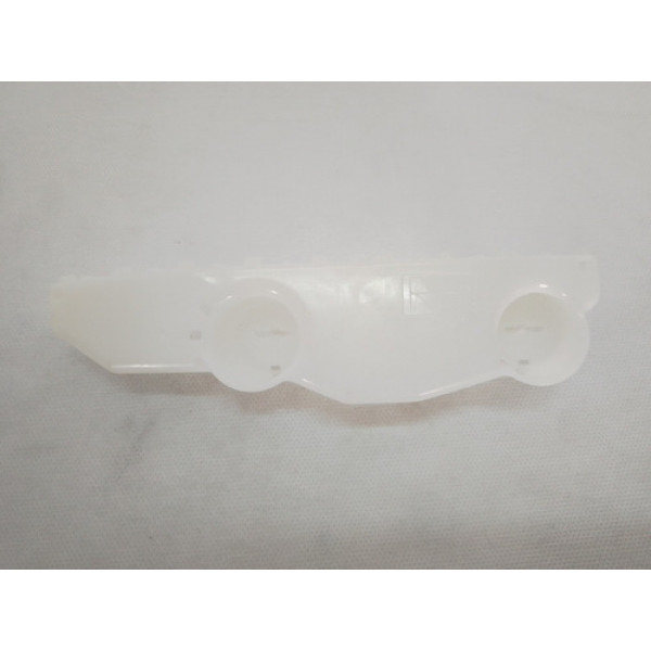 Guia Parachoque Dianteiro Lado Direito Nissan Sentra 2013/17